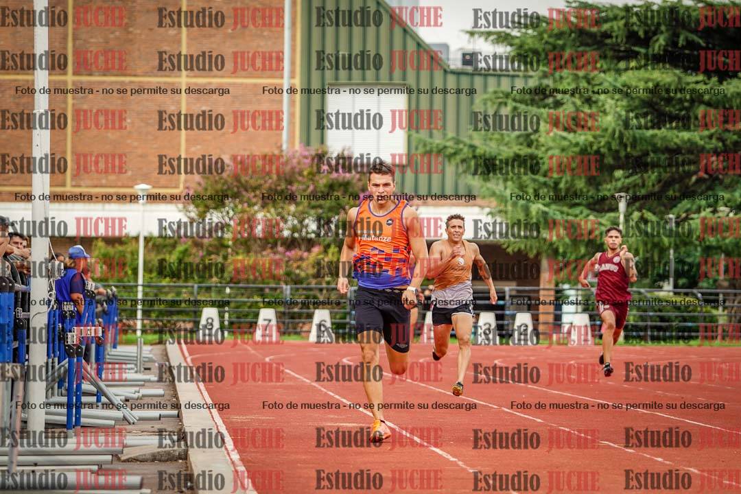 Fotos de los 400 m llanos de varones