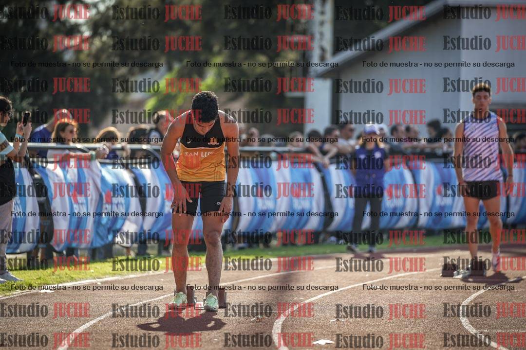 Fotos de los 400 m con vallas de varones