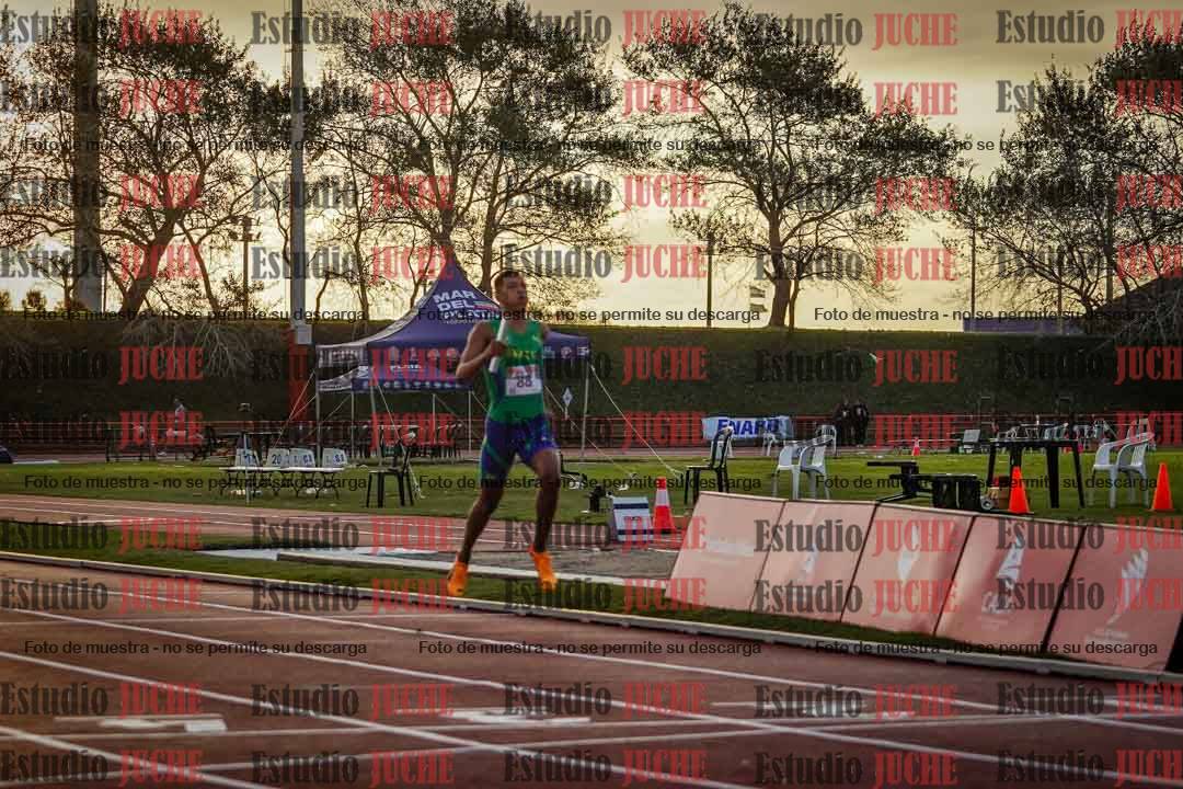 Fotos de los relevos 4x400 m de varones