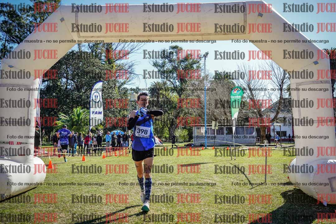 Fotos de la llegada del cross de 8000 m