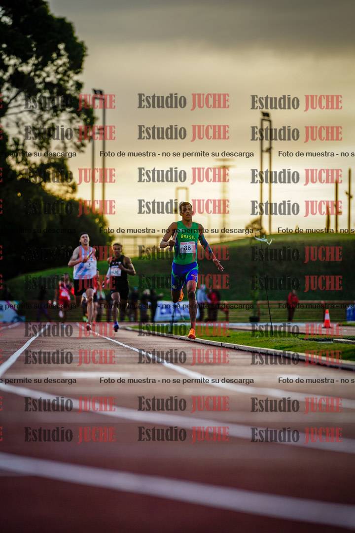 Fotos de los relevos 4x400 m de varones