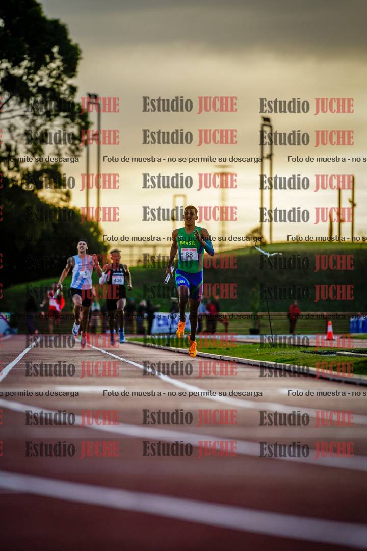 Fotos de los relevos 4x400 m de varones