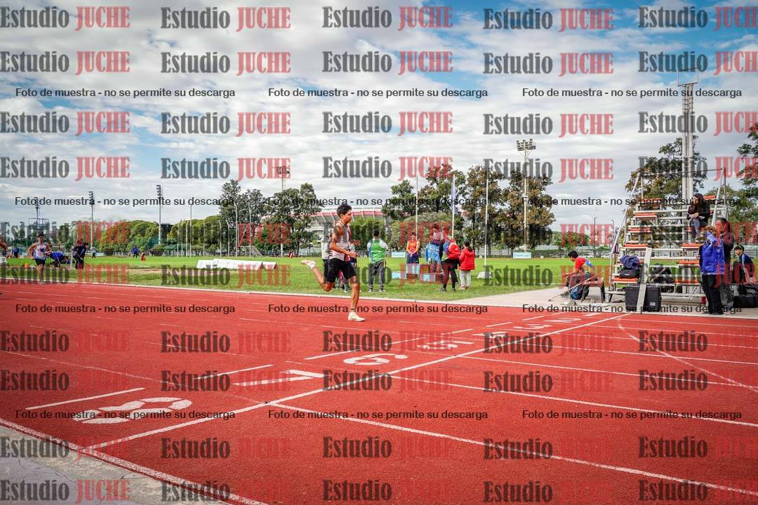 Fotos de los 400 m llanos de varones