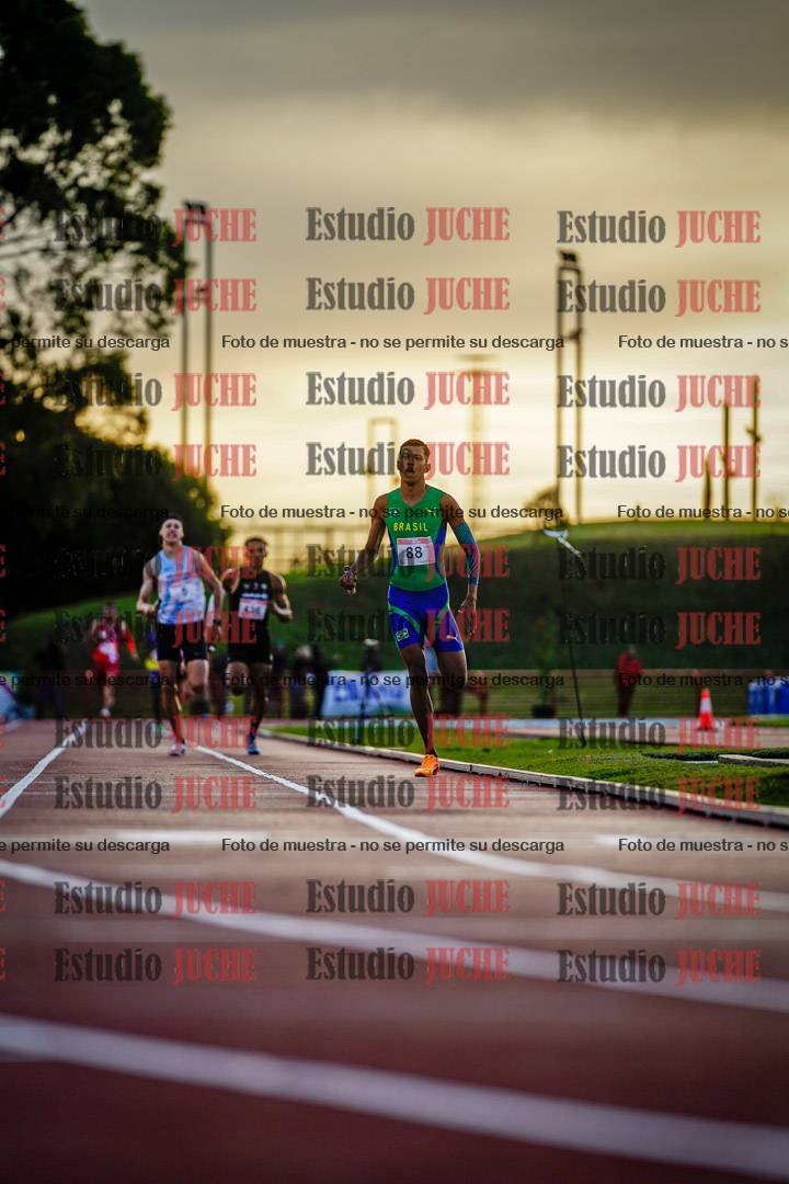 Fotos de los relevos 4x400 m de varones