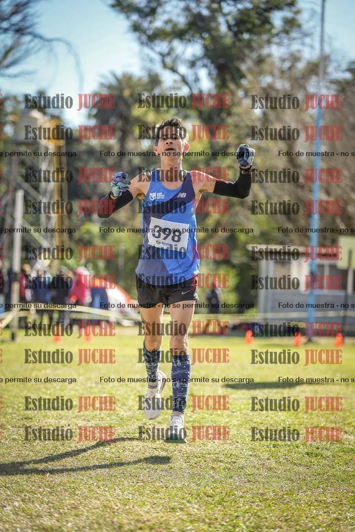 Fotos de la llegada del cross de 8000 m