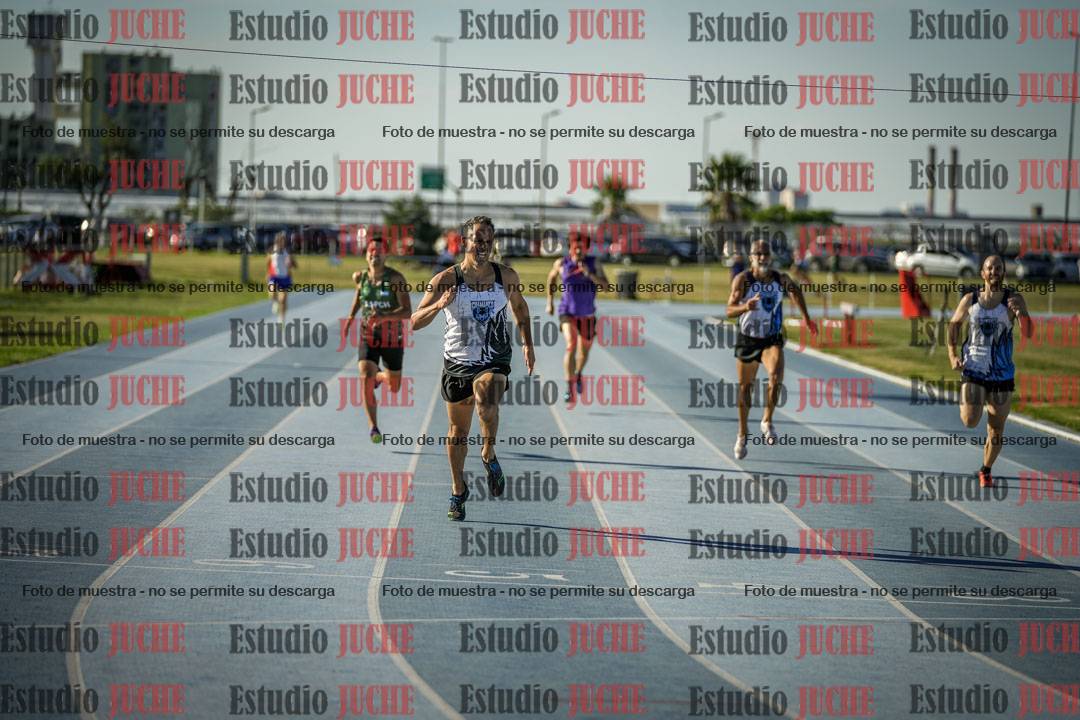Fotos de los 400 m llanos de varones