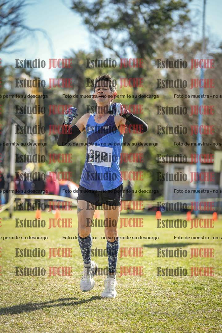 Fotos de la llegada del cross de 8000 m