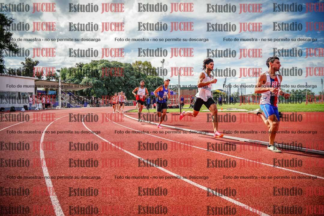 Fotos de los 800 m llanos de varones