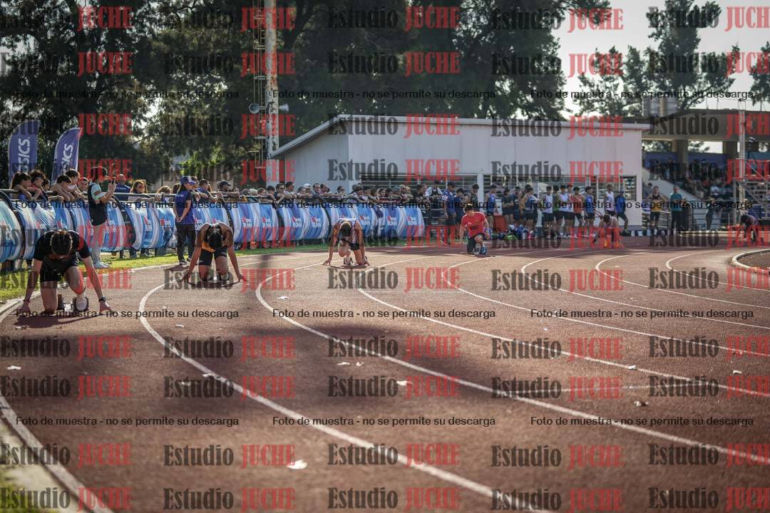 Fotos de los 400 m con vallas de varones