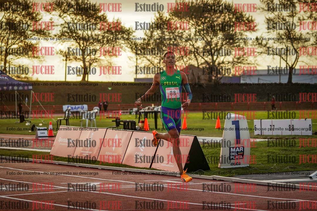 Fotos de los relevos 4x400 m de varones