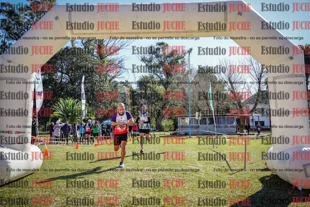 Fotos de la llegada del cross de 8000 m