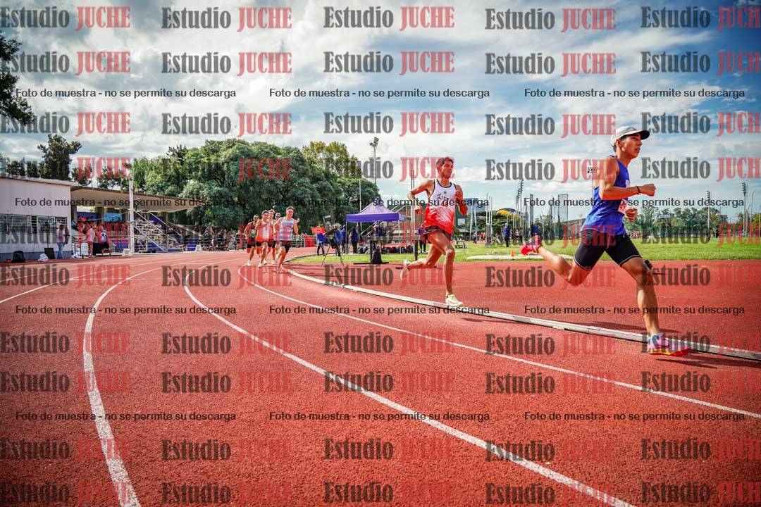 Fotos de los 800 m llanos de varones