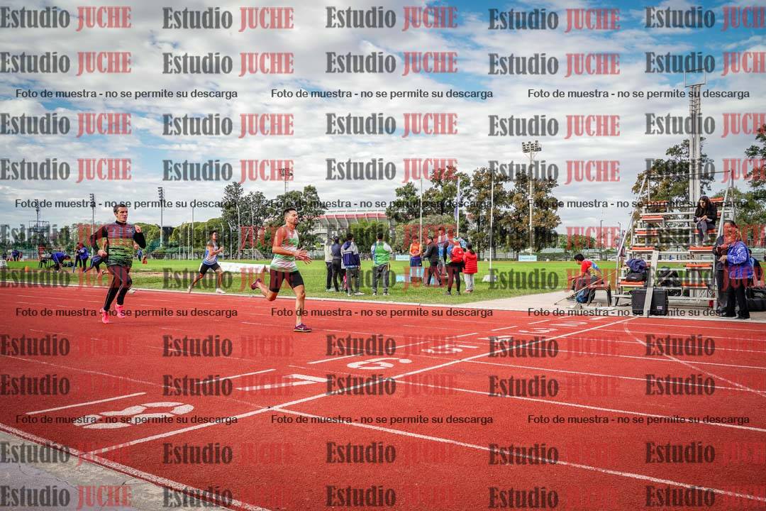 Fotos de los 400 m llanos de varones