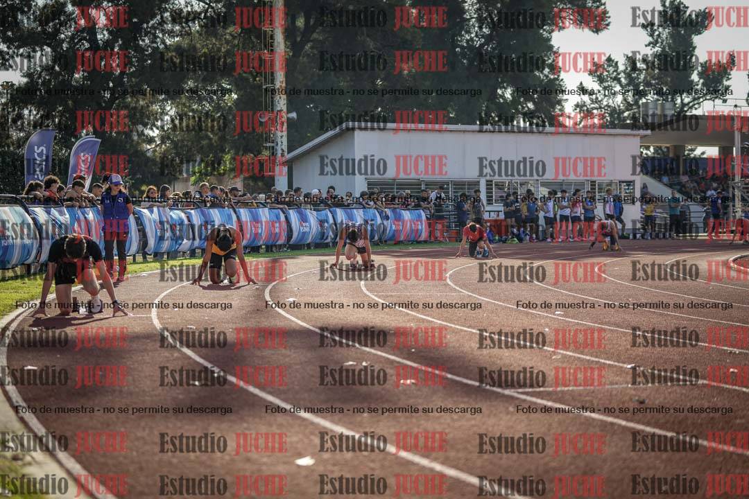 Fotos de los 400 m con vallas de varones
