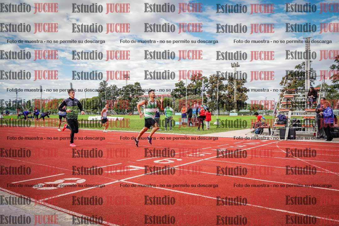 Fotos de los 400 m llanos de varones