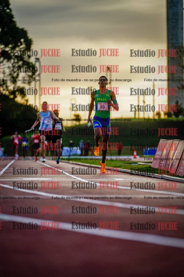 Fotos de los relevos 4x400 m de varones