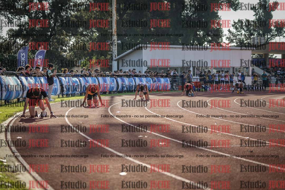 Fotos de los 400 m con vallas de varones