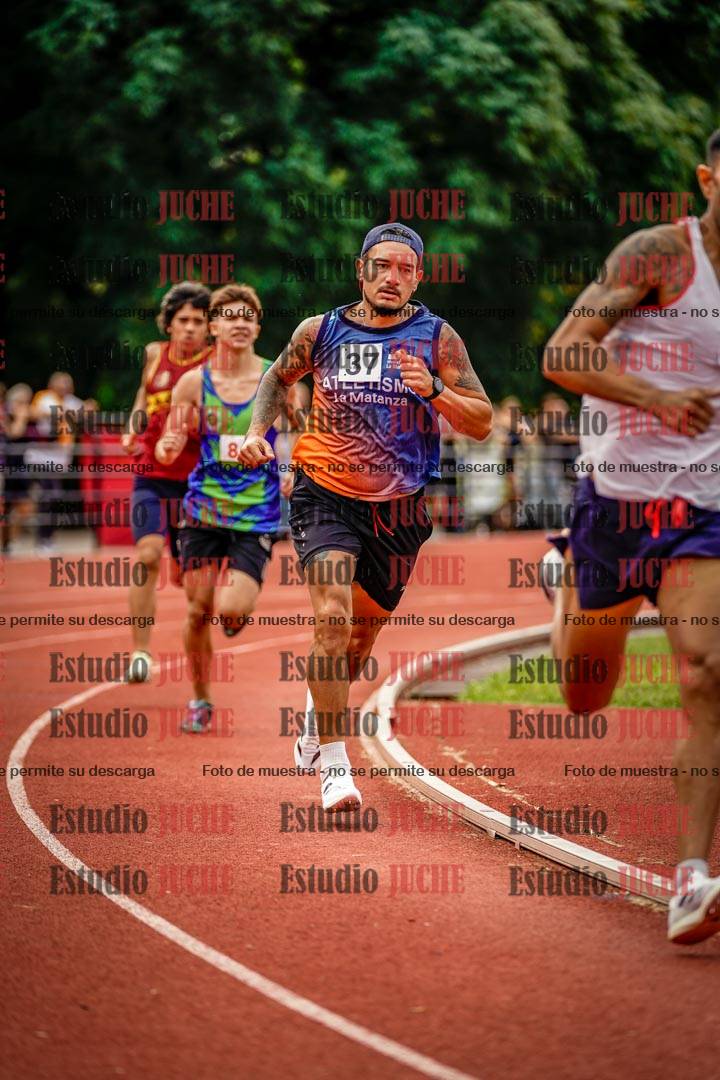 Fotos de los 800 m de varones