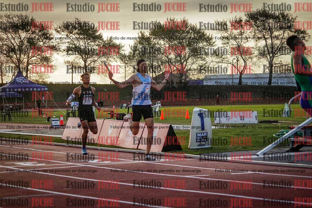 Fotos de los relevos 4x400 m de varones