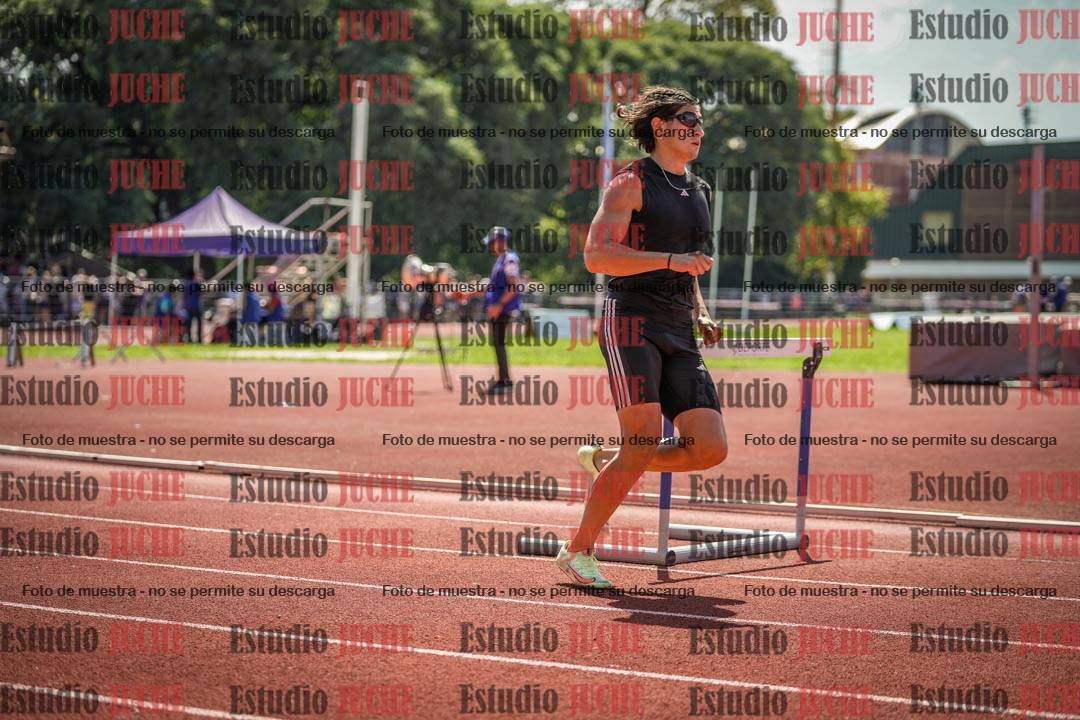 Fotos de los 400 m con vallas de varones