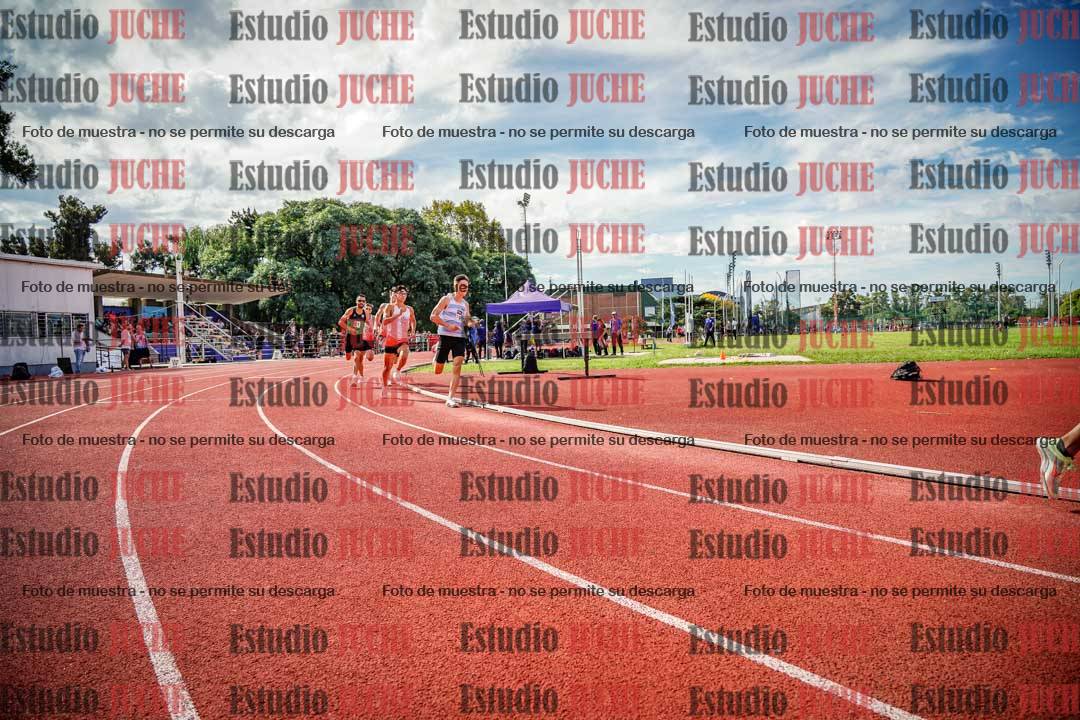 Fotos de los 800 m llanos de varones