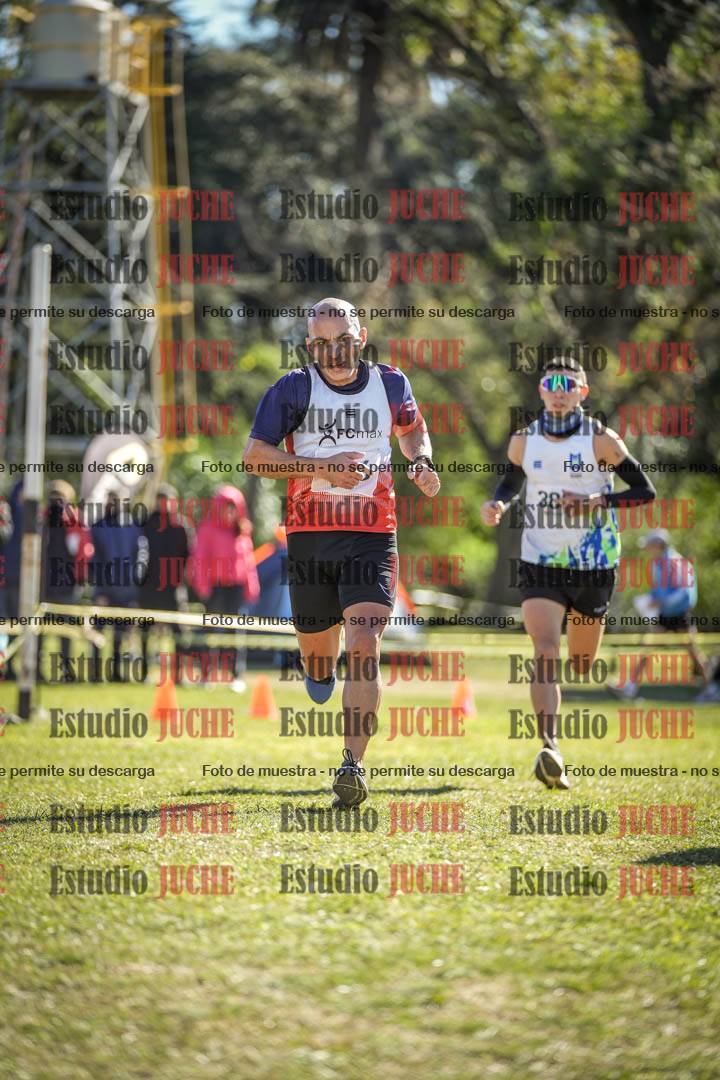Fotos de la llegada del cross de 8000 m