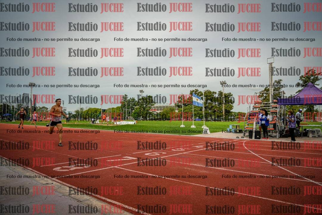 Fotos de los 400 m llanos de varones