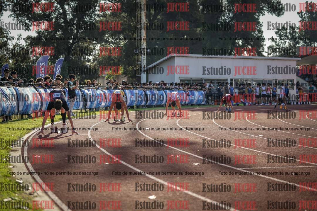 Fotos de los 400 m con vallas de varones