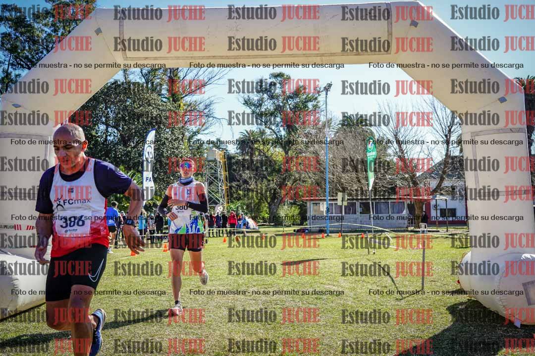 Fotos de la llegada del cross de 8000 m