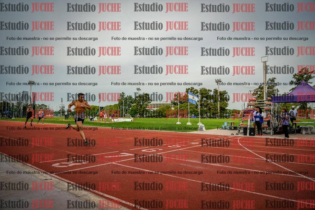 Fotos de los 400 m llanos de varones