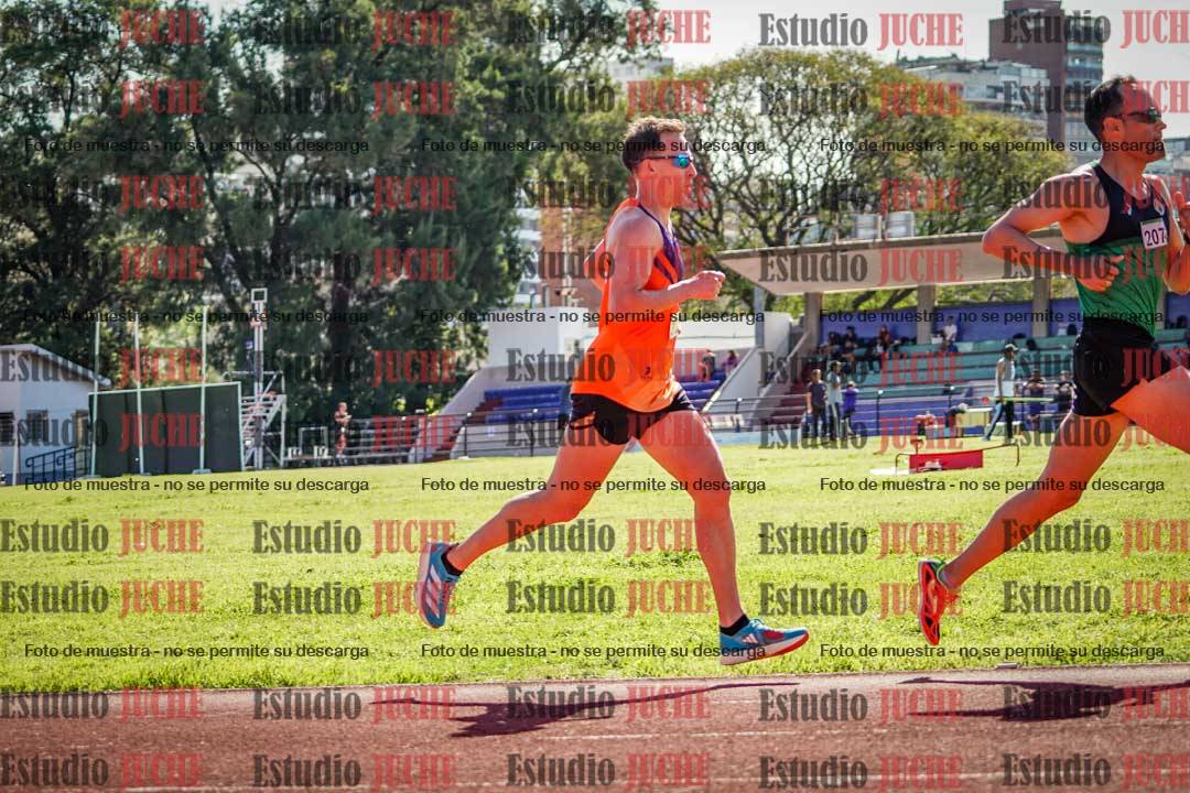Fotos de los 5000 m llanos de mujeres y varones