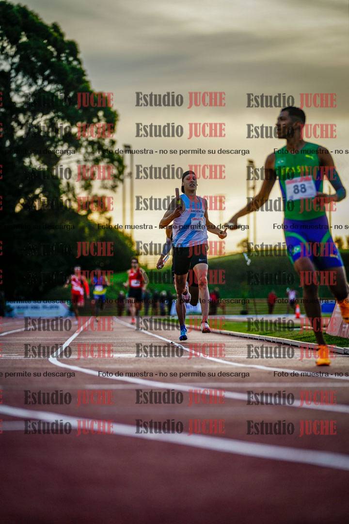 Fotos de los relevos 4x400 m de varones