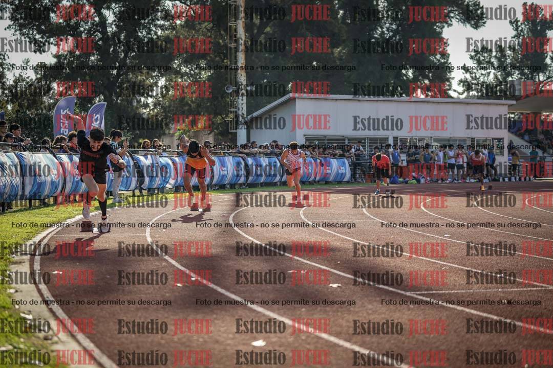 Fotos de los 400 m con vallas de varones