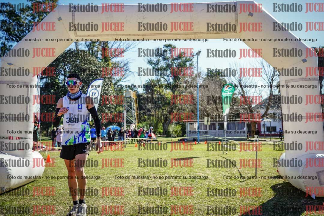 Fotos de la llegada del cross de 8000 m