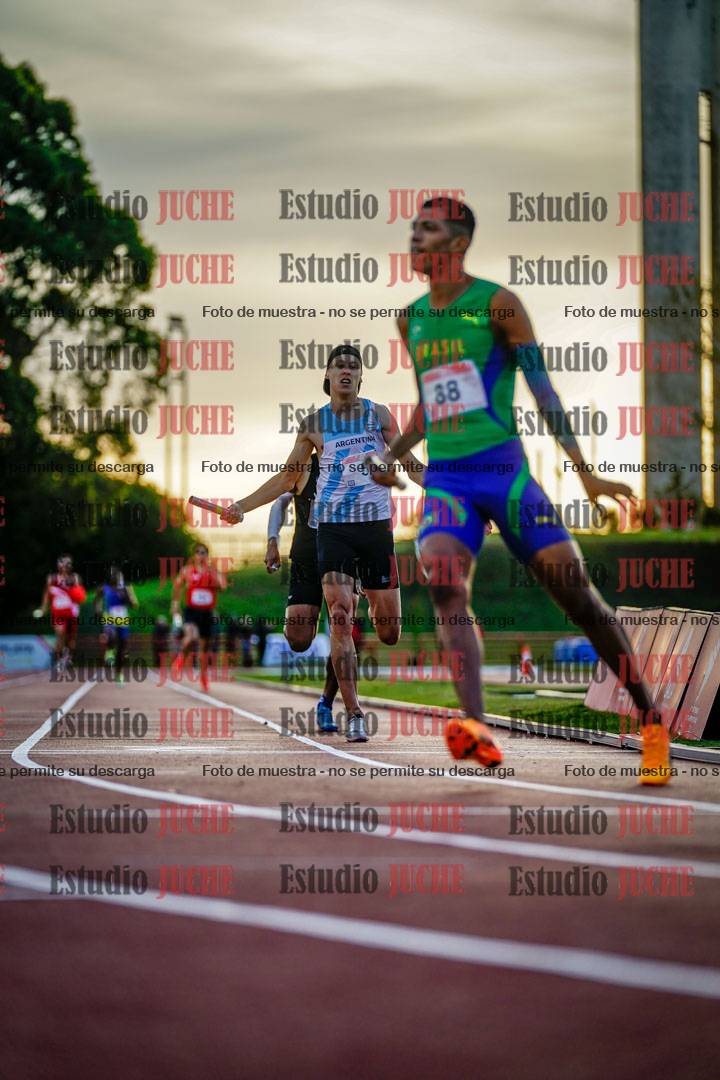Fotos de los relevos 4x400 m de varones