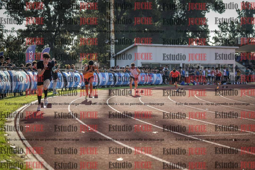 Fotos de los 400 m con vallas de varones