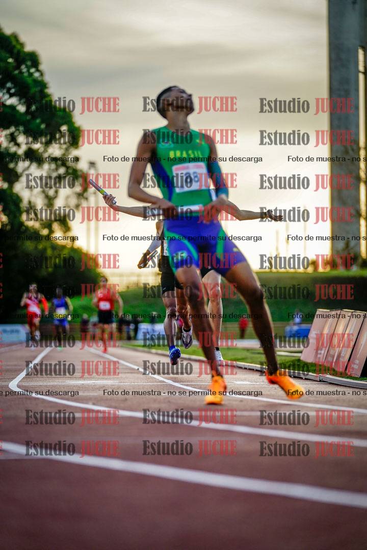 Fotos de los relevos 4x400 m de varones