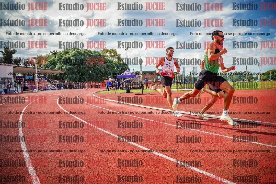 Fotos de los 800 m llanos de varones