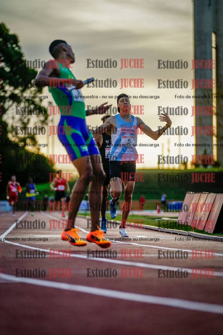 Fotos de los relevos 4x400 m de varones