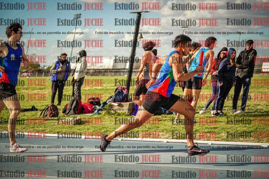 Fotos de las postas 4x400 m llanos de varones