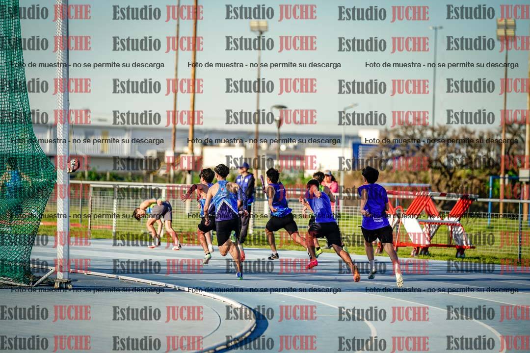 Fotos de las postas 4x100 m llanos de varones