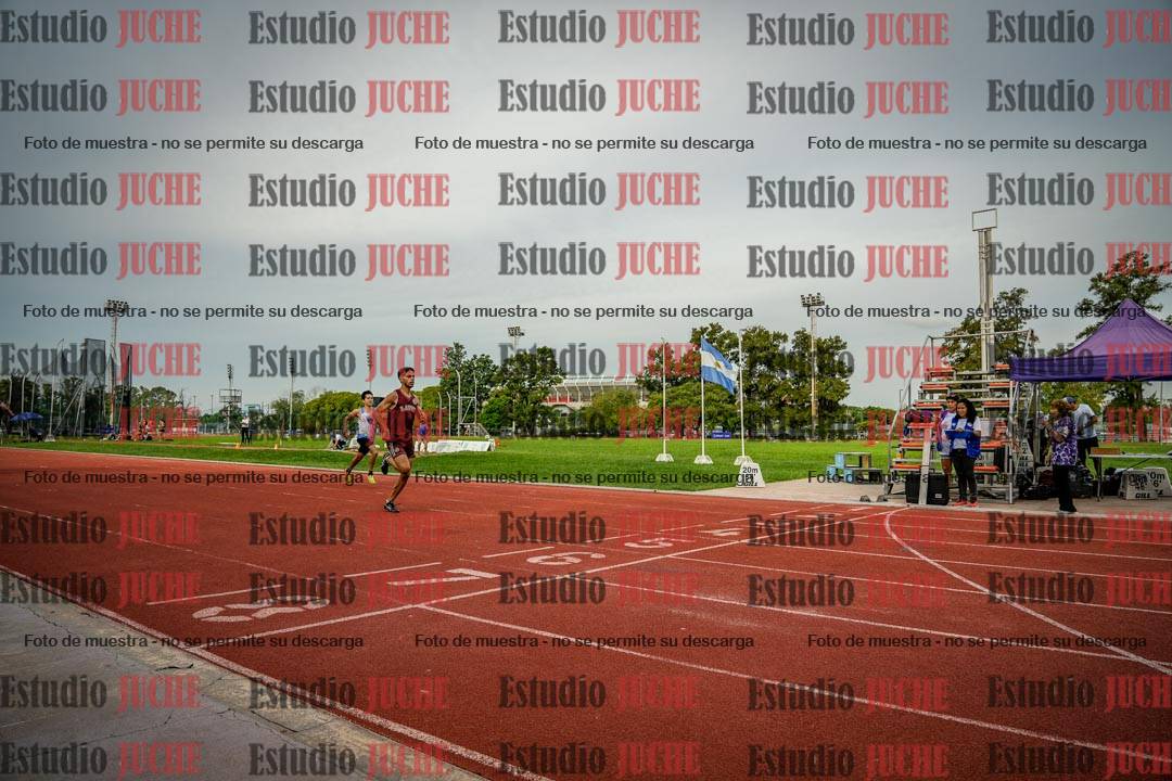 Fotos de los 400 m llanos de varones