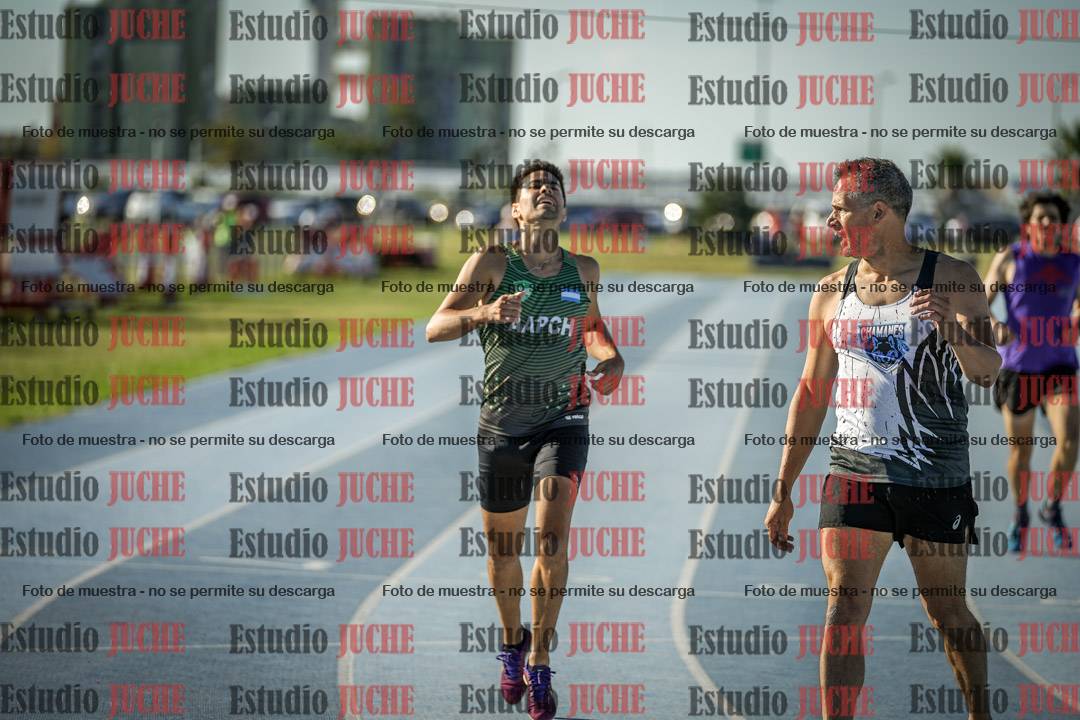 Fotos de los 400 m llanos de varones
