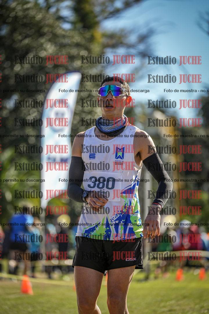 Fotos de la llegada del cross de 8000 m