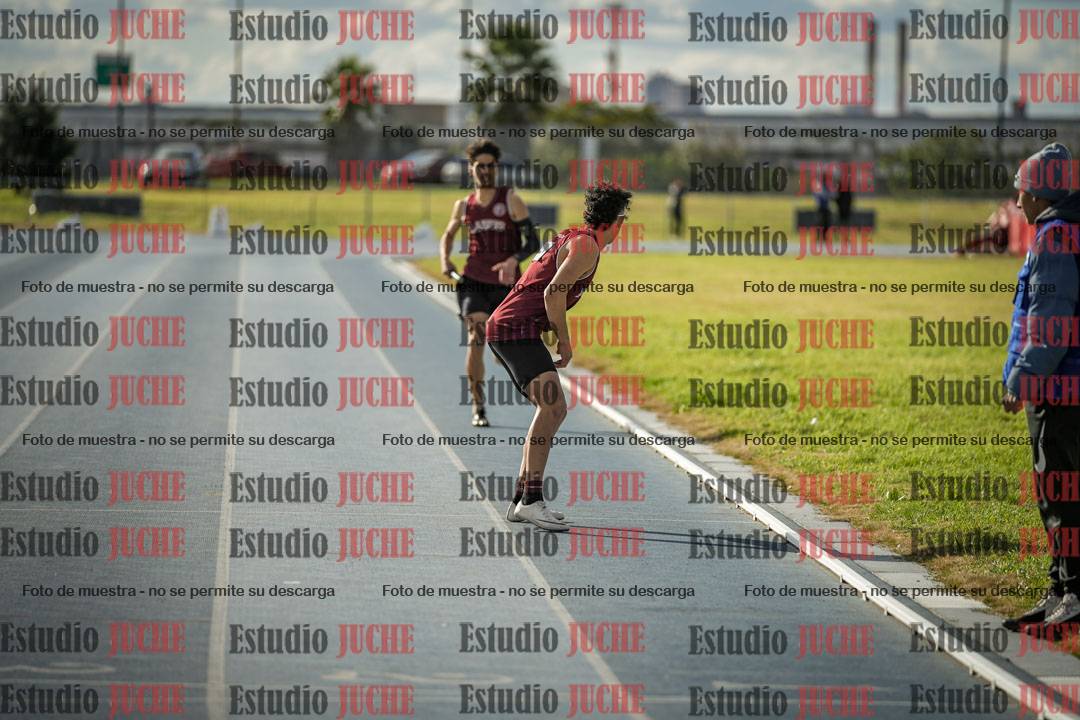 Fotos de las postas 4x400 m llanos de varones