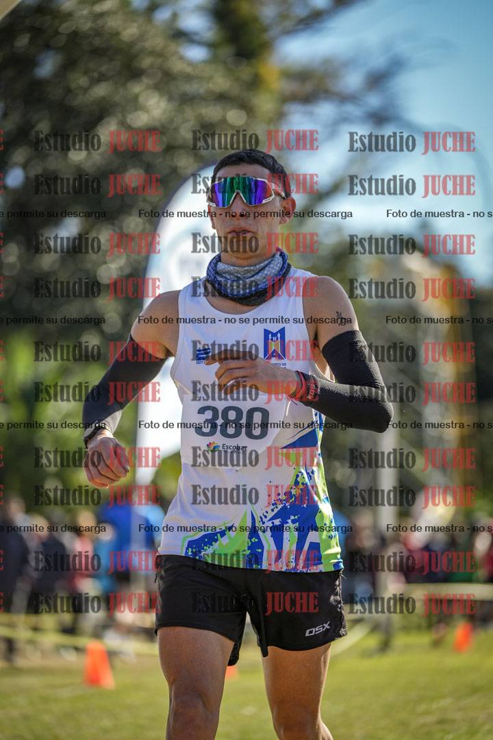 Fotos de la llegada del cross de 8000 m