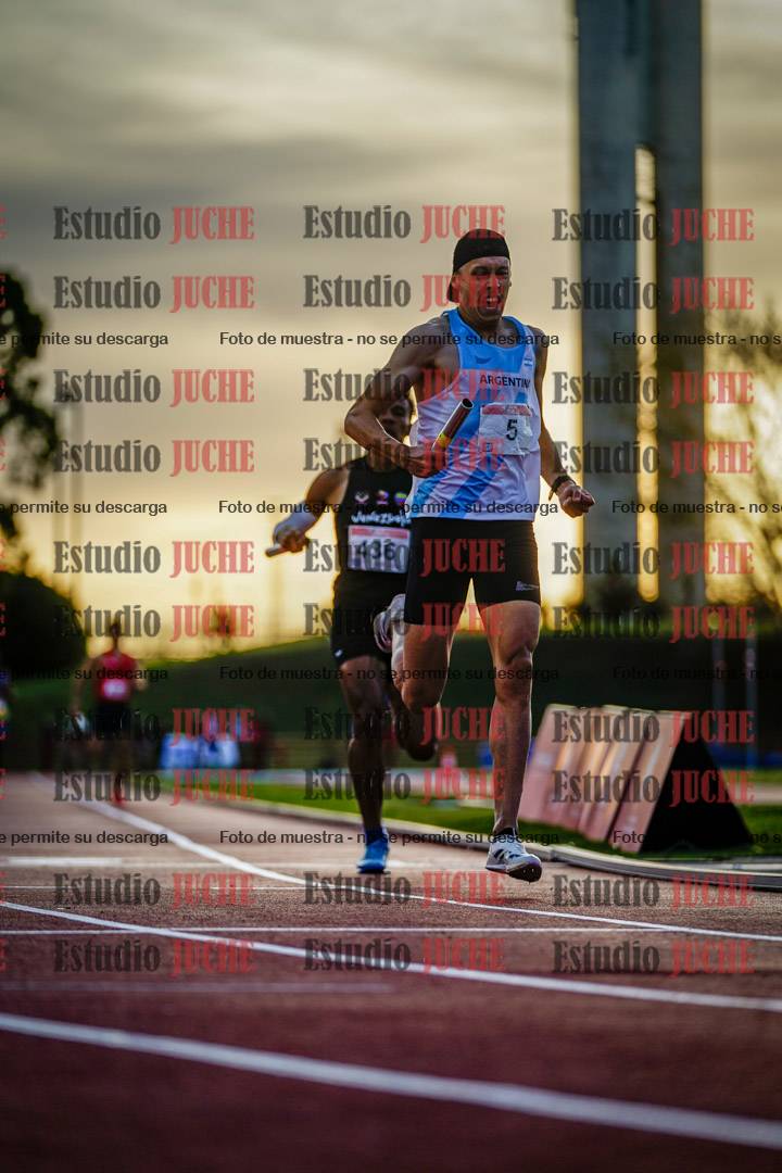 Fotos de los relevos 4x400 m de varones