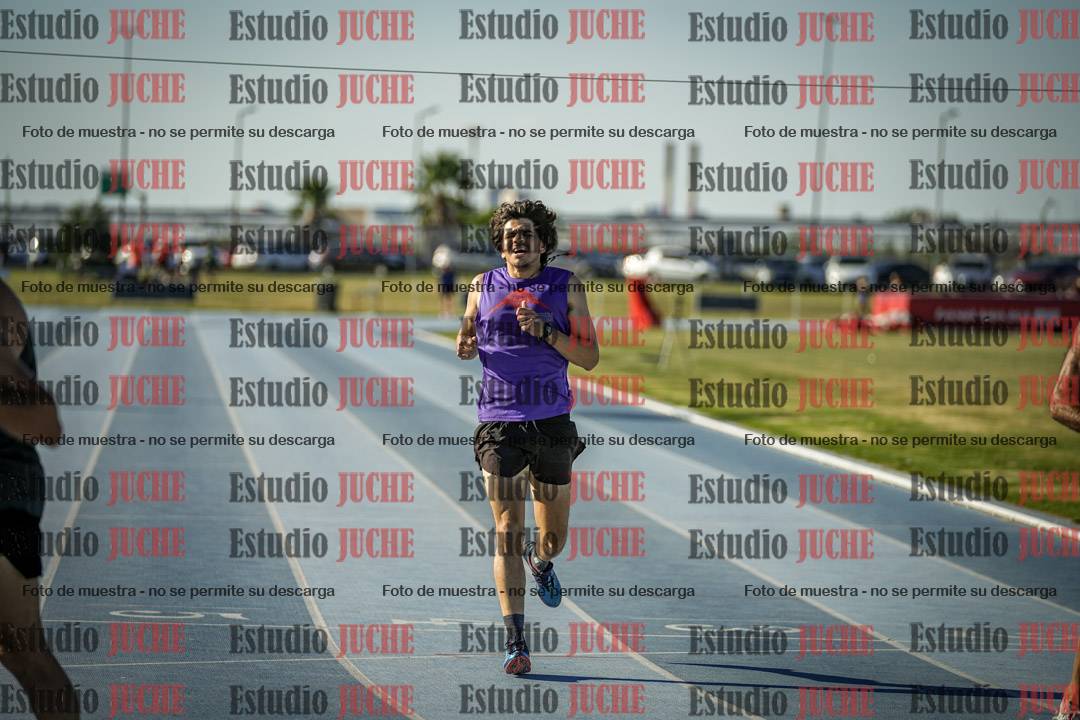 Fotos de los 400 m llanos de varones