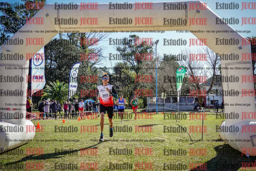 Fotos de la llegada del cross de 8000 m