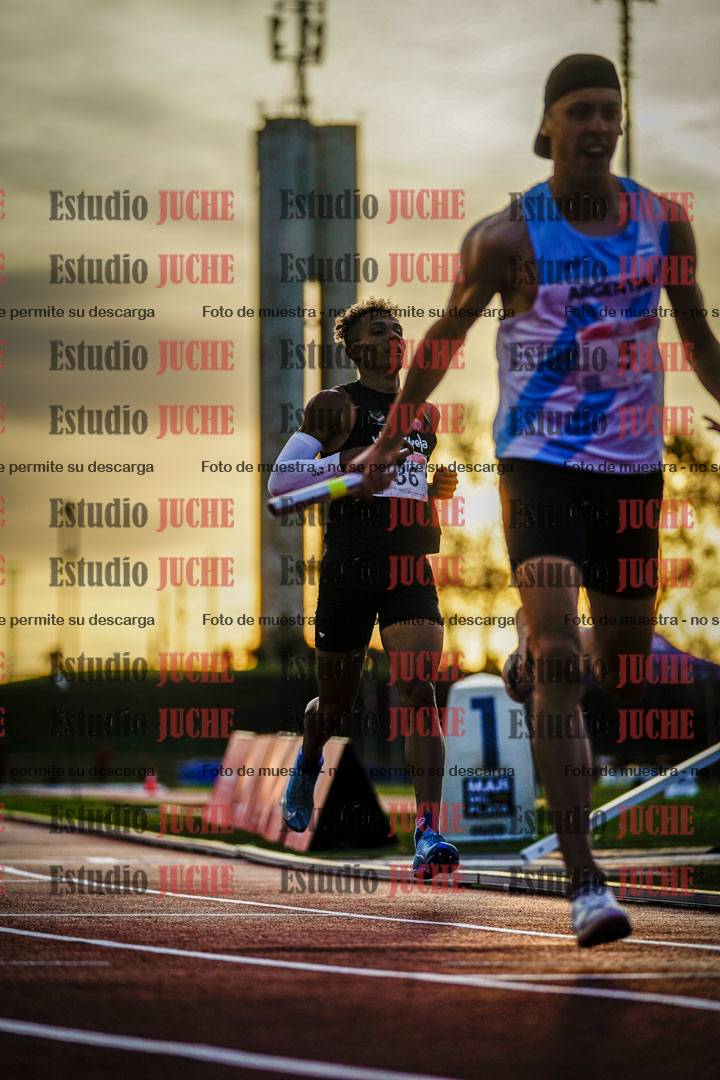 Fotos de los relevos 4x400 m de varones